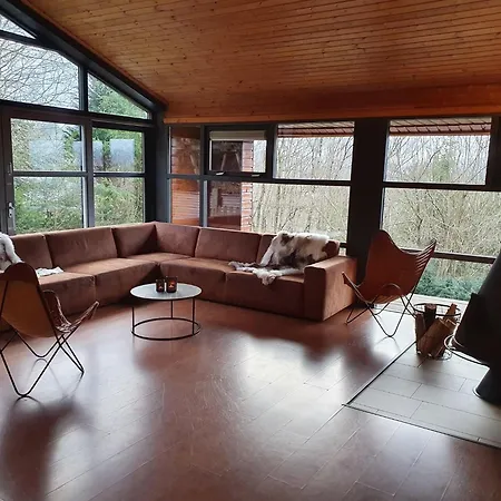 In Odeigne With Private Pool & Sauna 別荘