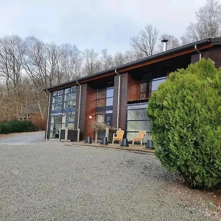 In Odeigne With Private Pool & Sauna بيت للعطل