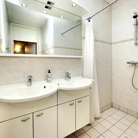 In Odeigne With Private Pool & Sauna Сasa de vacaciones *