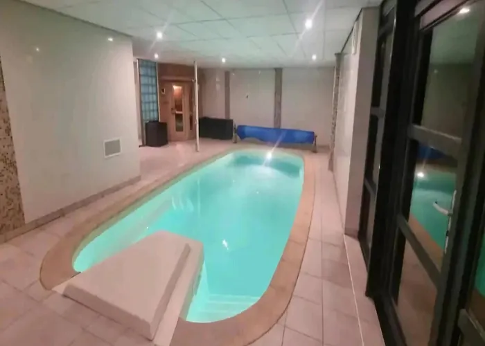 In Odeigne With Private Pool & Sauna